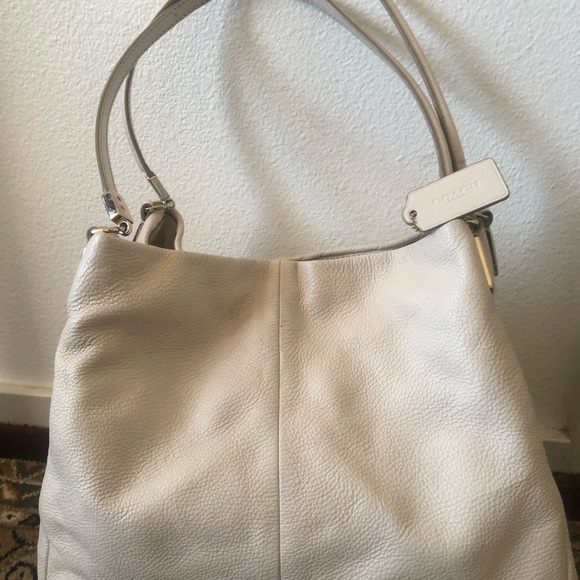 Coach pebble leather shoulder bag, cream - Picture 6 of 6